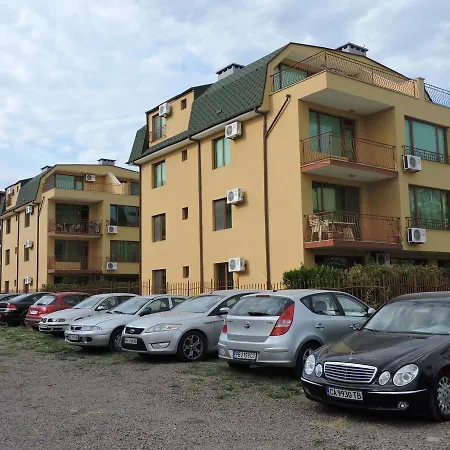 Sea Sun Apartmán Ravda